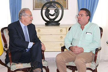 HM Vaz Meets With Ambassador